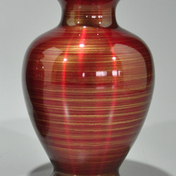 日本製　銅製花瓶　スパイラルブルー・レッド住吉型　町工場で製作　持ち上げ易い引っ掛かりのある形　光の反射で色変化 2枚目の画像