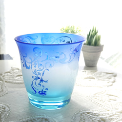 【 creema限定ポイント10倍キャンペーン】蔦の流れるグラス♡ブルー×瑠璃♡一点物♡サンドブラスト 4枚目の画像