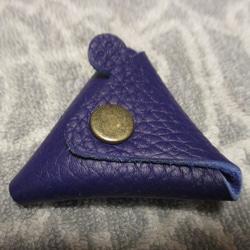 【色々選べる】ちょっと突き出たトリヨンの三角コインケース　 1枚目の画像