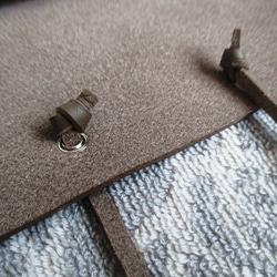 【ご予約品】1枚革仕立て　シンプルな手縫いのロールペンケース　トリヨン製 4枚目の画像
