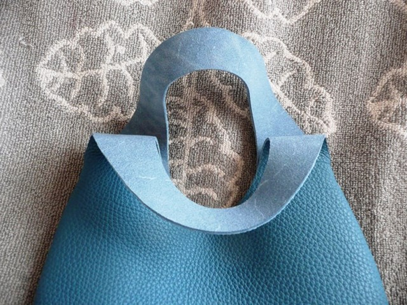 小さな革の袋・トリヨン有機デザインのバッグ　NEW！ 4枚目の画像