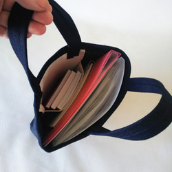 テキスタイルこだわりトート、Wインディゴ岡山産、綿、シックな大人トート、A4サイズ　紺色×黒 5枚目の画像