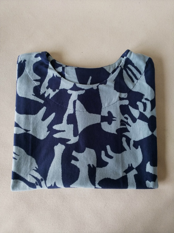＃stayhome 家に居ても少しおしゃれでリラックス出来るTシャツ作りました。気持ちのいい綿１００％　動物の影の迷彩柄 3枚目の画像