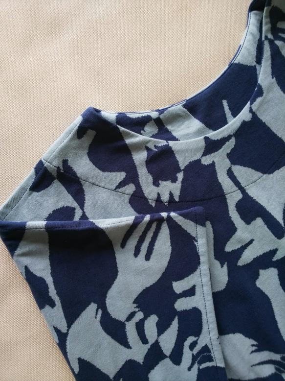 ＃stayhome 家に居ても少しおしゃれでリラックス出来るTシャツ作りました。気持ちのいい綿１００％　動物の影の迷彩柄 4枚目の画像
