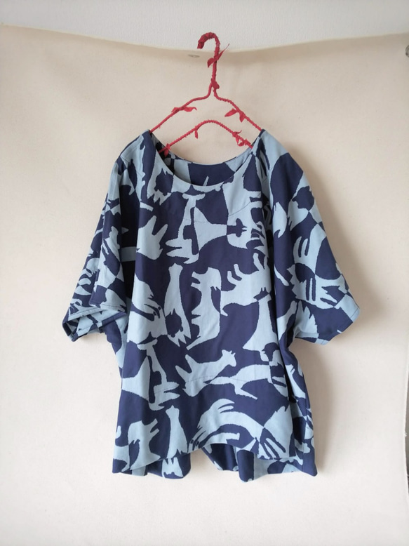 ＃stayhome 家に居ても少しおしゃれでリラックス出来るTシャツ作りました。気持ちのいい綿１００％　動物の影の迷彩柄 7枚目の画像