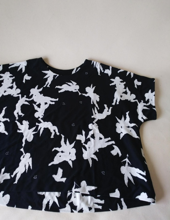 ＃stayhome 家に居ても少しおしゃれでリラックス出来る天使のTシャツ作りました。気持ちのいい綿１００％ 1枚目の画像