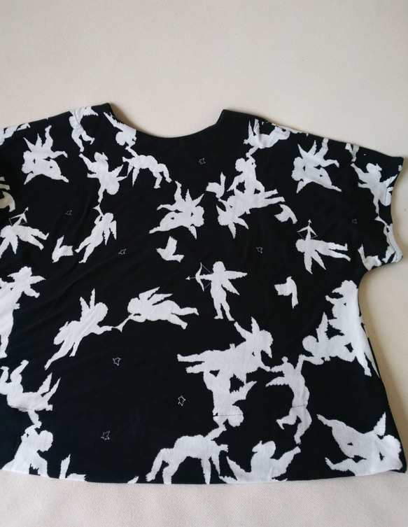 ＃stayhome 家に居ても少しおしゃれでリラックス出来る天使のTシャツ作りました。気持ちのいい綿１００％ 2枚目の画像