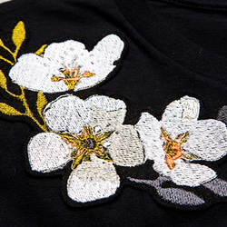 Pear Blossom Embroidered Fashion Top 梨花刺繡上衣(Black) 第3張的照片