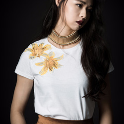 Lily Flower Embroidered Fashion Top 金針花刺繡上衣 第4張的照片