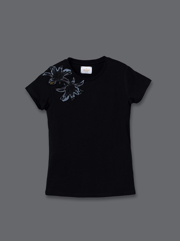 Lily Flower Embroidered Fashion Top 黑百合刺繡上衣(Black) 第1張的照片