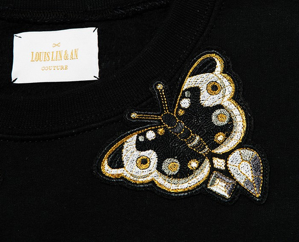 蝴蝶寶石刺繡上衣 Butterfly & Gems Embroidered Top 第3張的照片