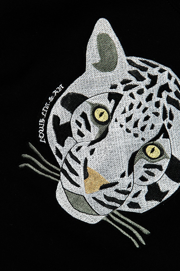 雲豹刺繡上衣 Cloud Leopard Embroidered Top(Black) 第4張的照片