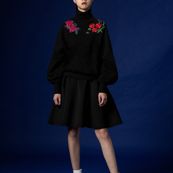 罌粟繡球花刺繡高領寬袖上衣 Poppy & Hydrangea Embroidered Top 第6張的照片