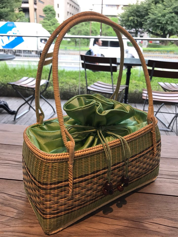 タイ王室御用達 竹細工かごバック 角型 巾着 緑(7933b) かご