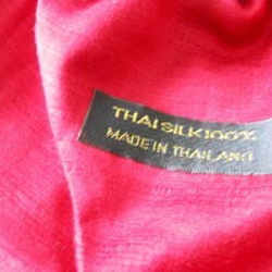 高級THAI SILK100%シルク大判ストール赤(6121)「袋ラッピング　クリックポスト用」 2枚目の画像