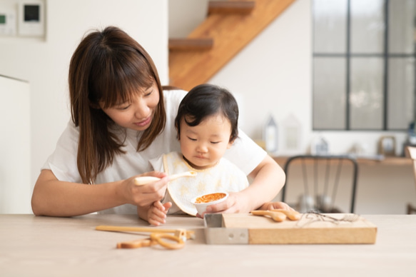 はじめての木の離乳食スプーン・名前入り(岐阜県産東濃ヒノキ) 5枚目の画像