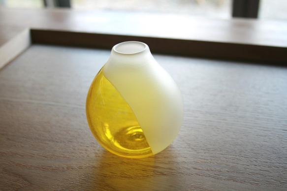 黄色丸の花器 1枚目の画像