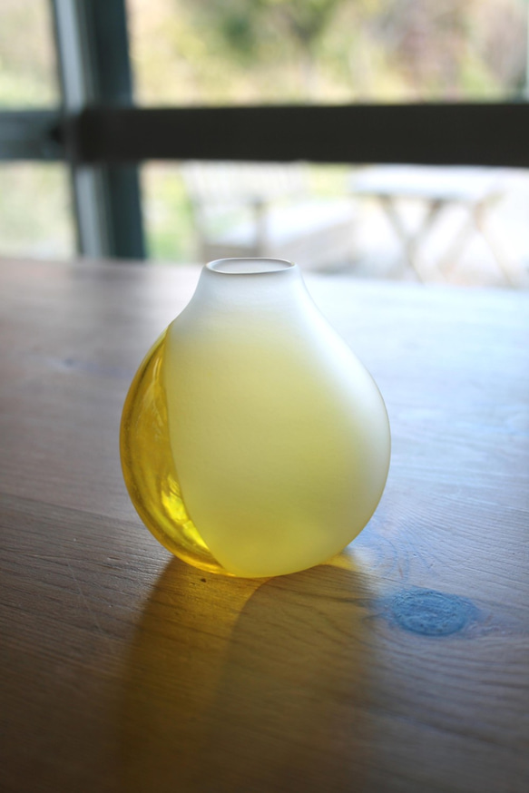 黄色丸の花器 2枚目の画像
