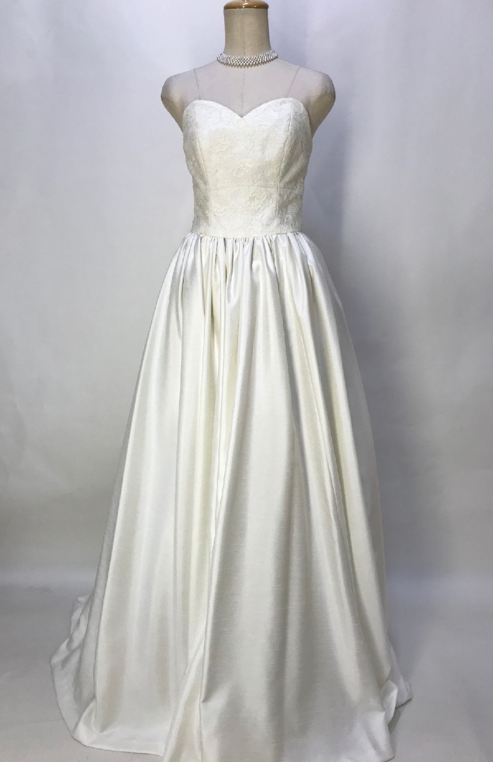 ハロッズ ダイアナデザイン 生成りシャンタンのウエディングドレス