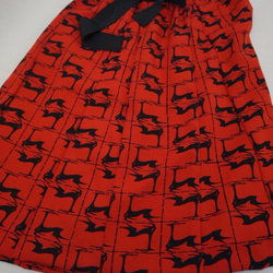 赤プリント柄12枚接ぎスカート着物地使用　Ｌサイズ 3枚目の画像