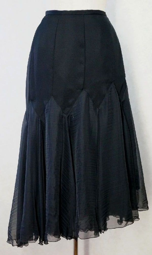 黒シルクフレアースカート裾円形,パーティー,ダンス衣装向き11号
