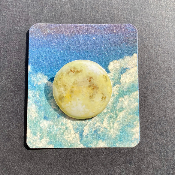 【再販】月のブローチ 1枚目の画像