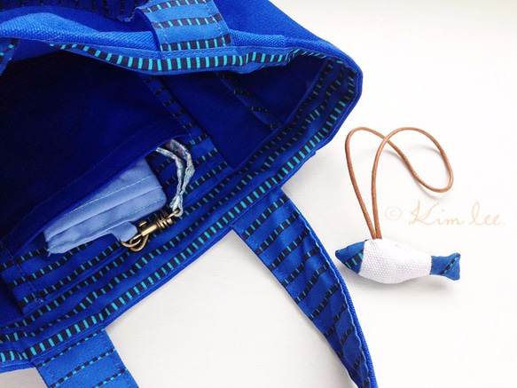 【藍海小魚】提袋 / 手提袋 收納袋 / 雜物包 外出輕便包 環保袋 / hikim手作插畫 第5張的照片
