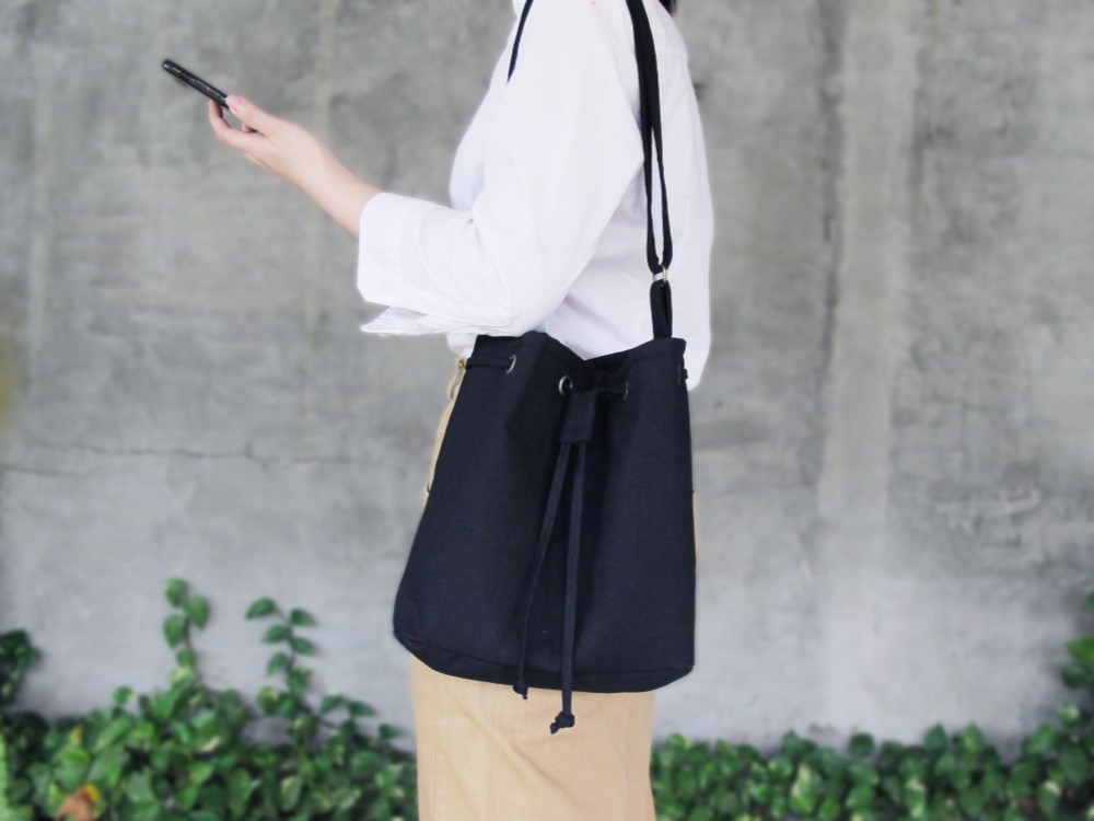 Cotton Canvas Bucket Bag コットンキャンバス バケットバッグ ユニクロ公式 | キャンバスバケットバッグ