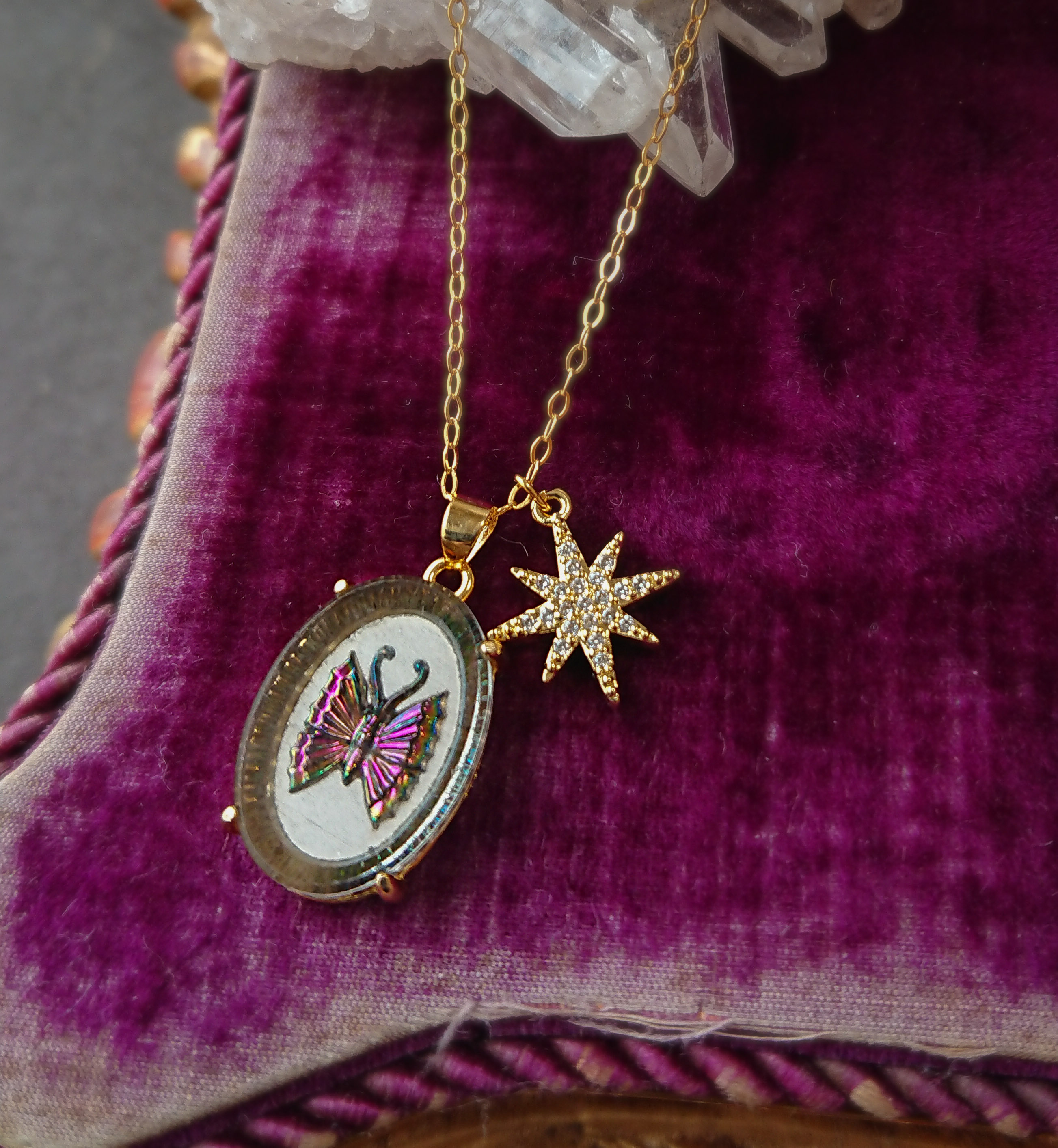 ヴィンテージガラスネックレス(蝶インタリオ・ピンク)