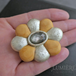 flower brooch 2枚目の画像