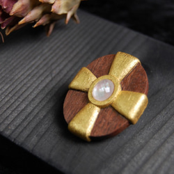 cross brooch 4枚目の画像