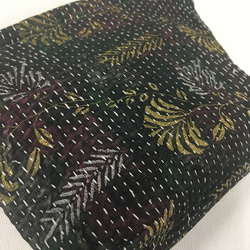 インドの刺し子布(グドゥリ) ポーチ　黒地ｘシックボタニカル 7枚目の画像