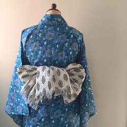 インド綿の浴衣 　ブルーにグレーの花柄 5枚目の画像