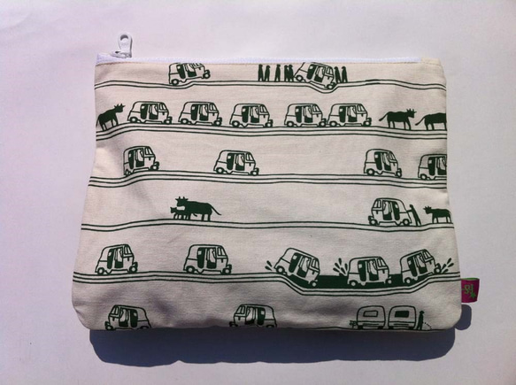 クラッチにもなるポーチ　インドなオートリクシャ柄 グリーン 2枚目の画像