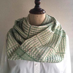 [送料無料]インドコットンのロングスヌード　グリーンアフガンボーダー 春夏の装いに 2枚目の画像