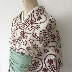 楽々二部式浴衣  白地ｘ茶色ペーズリー柄 1枚目の画像