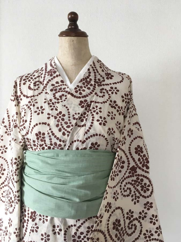 楽々二部式浴衣  白地ｘ茶色ペーズリー柄 2枚目の画像