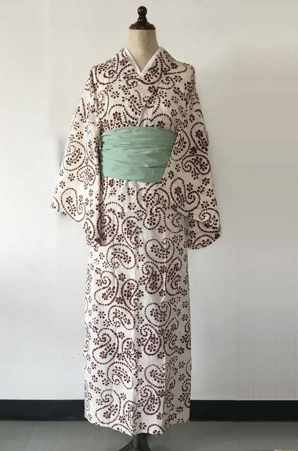 楽々二部式浴衣  白地ｘ茶色ペーズリー柄 5枚目の画像