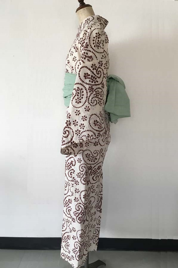 楽々二部式浴衣  白地ｘ茶色ペーズリー柄 6枚目の画像