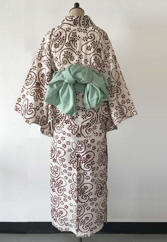 楽々二部式浴衣  白地ｘ茶色ペーズリー柄 7枚目の画像