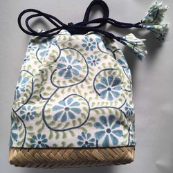 かご巾着 インドブロックプリント ブルーの花 2枚目の画像