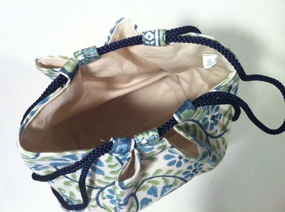 かご巾着 インドブロックプリント ブルーの花 7枚目の画像