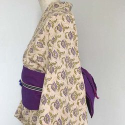 インド綿の浴衣 　ベージュ地に薄紫ｘ緑の花柄 3枚目の画像