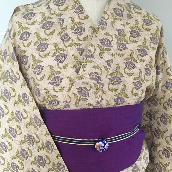 インド綿の浴衣 　ベージュ地に薄紫ｘ緑の花柄 6枚目の画像