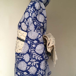 インド綿の浴衣 　青地に白の花柄 4枚目の画像