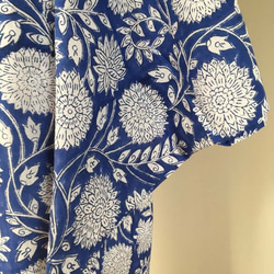 インド綿の浴衣 　青地に白の花柄 6枚目の画像