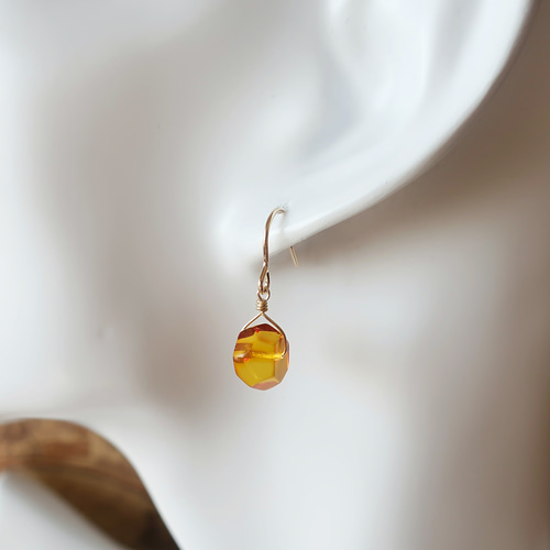 ◇14kgf ピアス～バルティックアンバー【琥珀】タンブルカット ピアス