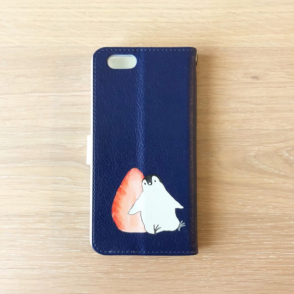 【送料無料】ペンギンのいちご登山 手帳型スマホケース 2枚目の画像