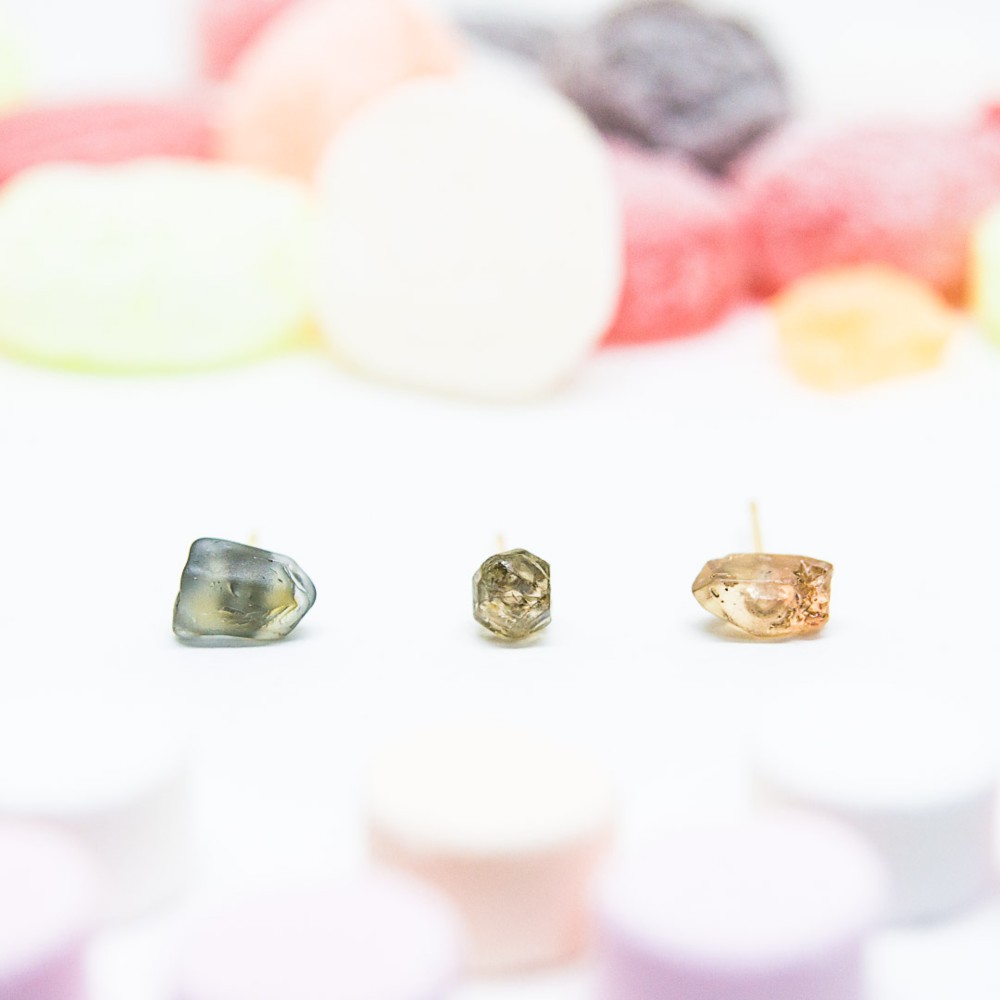 K10 ビルマ産非加熱スピネルの原石ピアス *Candy Green*
