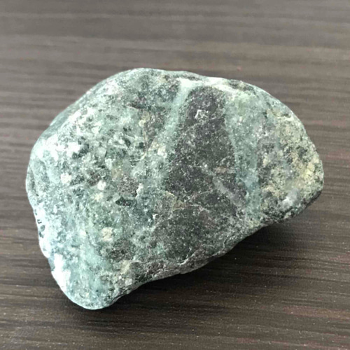 天然阿波翡翠」お守り・鑑賞用・製品加工用素材・緑・黒翡翠原石